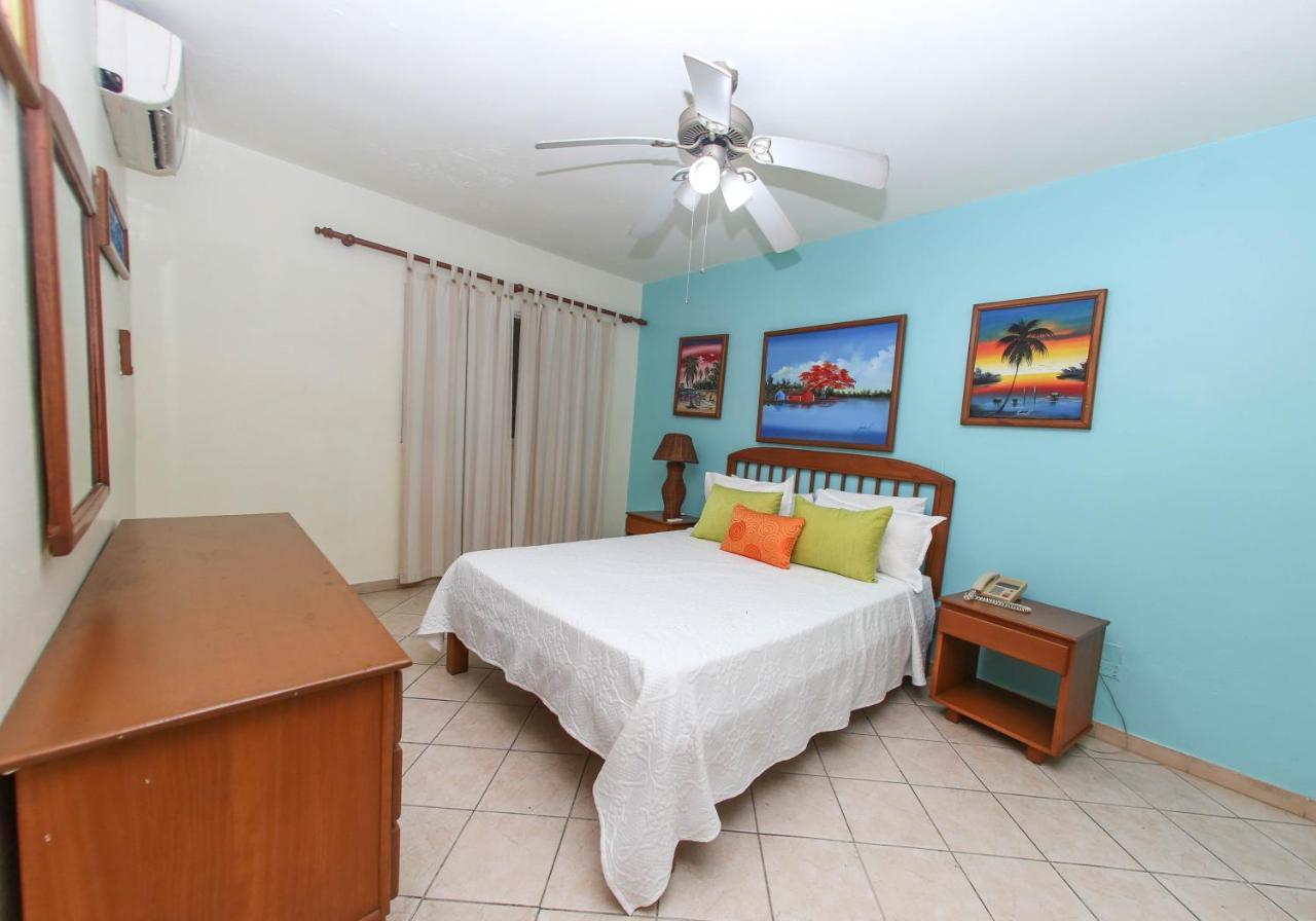 Acuarium Suite Resort La Viva Exterior photo