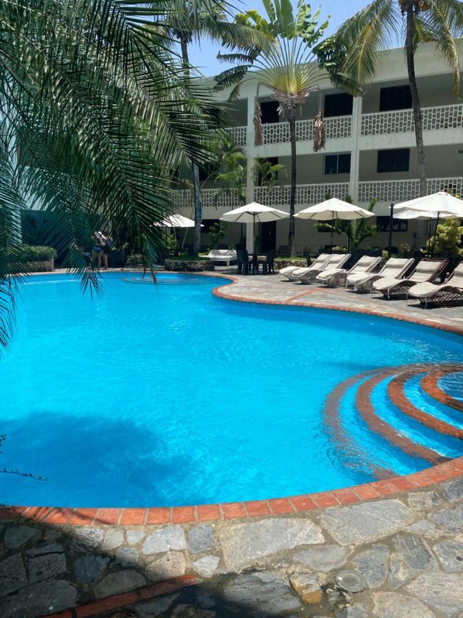 Acuarium Suite Resort La Viva Exterior photo