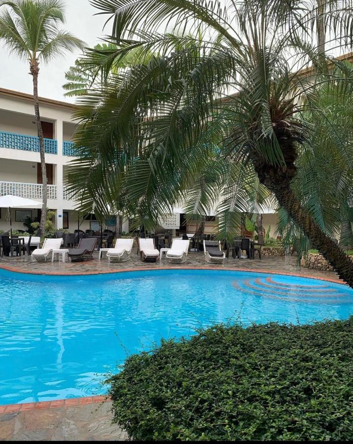 Acuarium Suite Resort La Viva Exterior photo