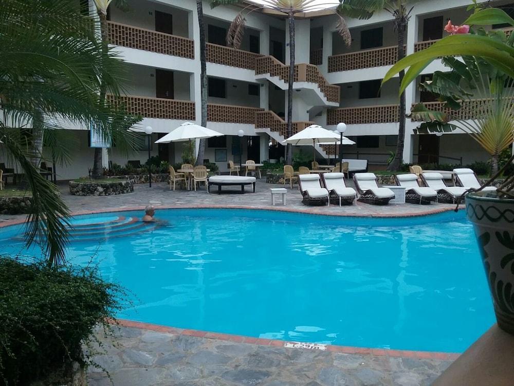 Acuarium Suite Resort La Viva Exterior photo