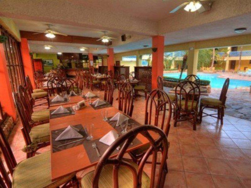 Acuarium Suite Resort La Viva Exterior photo